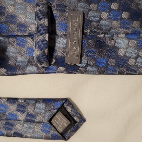 Men's Protocol grey with shades of blue pattern tie - Picture 4 of 5